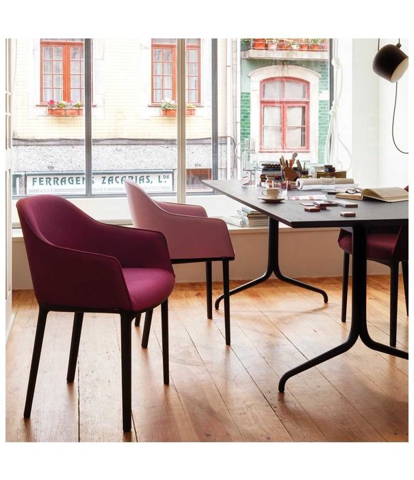 Vitra  Softshell Dining Armchair upholstered, basic dark base