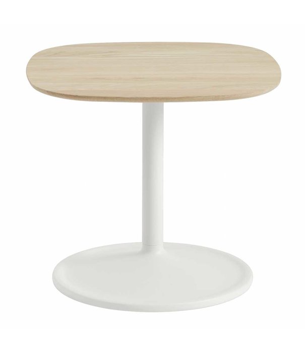 Muuto  Muuto - Soft Side Table geolied eiken, off white voet 45 x 45