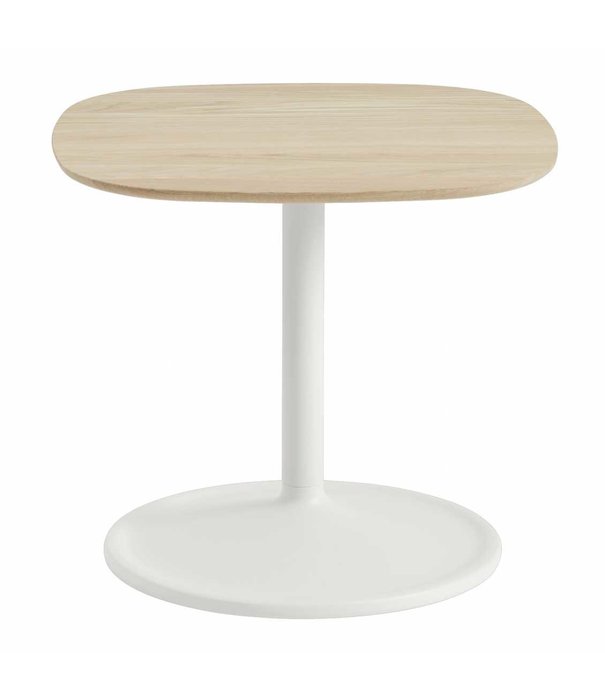 Muuto  Muuto - Soft Side Table oiled oak, off white base 45 x 45