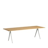 Pyramid 02 eettafel eiken - beige poten L250 cm.