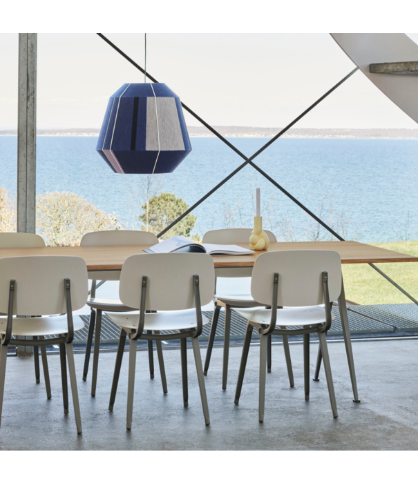 Hay  Pyramid 02 Eettafel gelakt eiken, beige voet 250cm