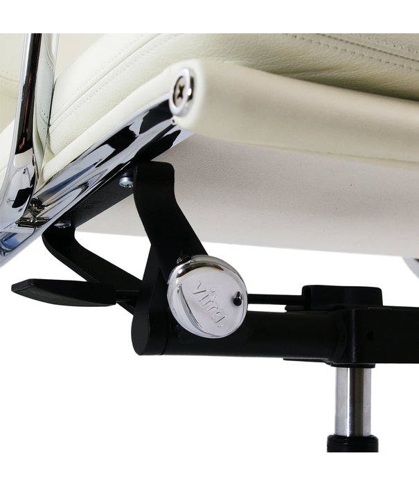 Vitra  Soft Pad Chair EA 217 bureaustoel gepolijst, snow leer