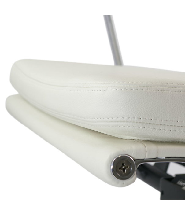 Vitra  Vitra - Soft Pad Chair EA 217 bureaustoel gepolijst, snow leer