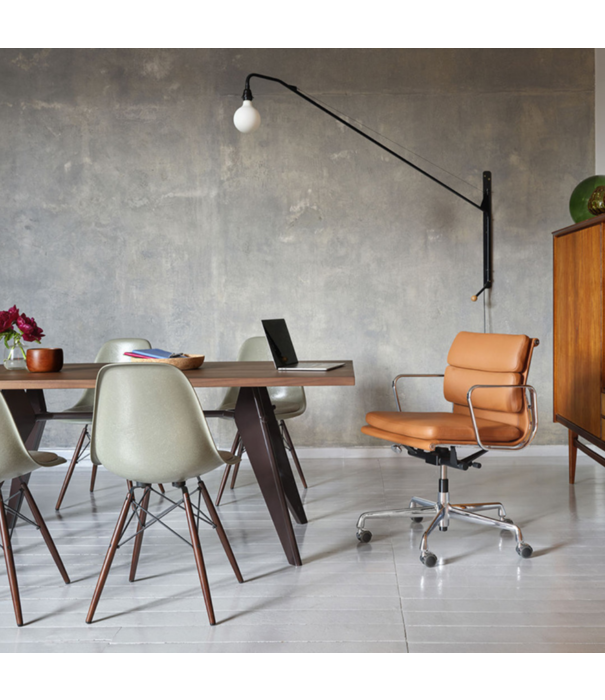 Vitra  Soft Pad Chair EA 217 bureaustoel, cognac leer