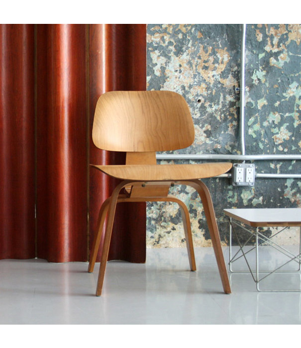 Vitra  Vitra Plywood Group DCW Dining Chair dark walnut