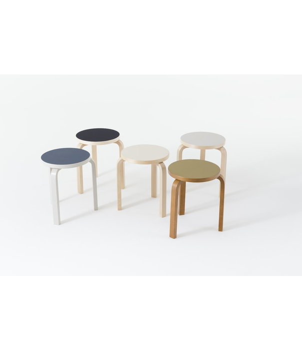 Artek  Artek - Stool 60 berken, zwart linoleum