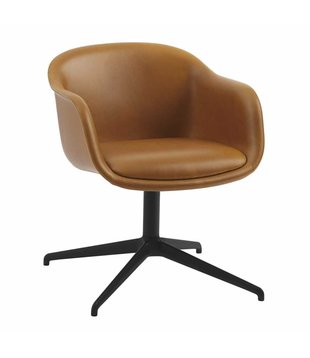 Muuto Fiber Conference Armstoel cognac Refine leer, swivel voet