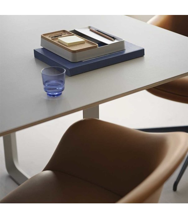 Muuto  Muuto Fiber Conference Armstoel Remix 133 grijs, swivel voet