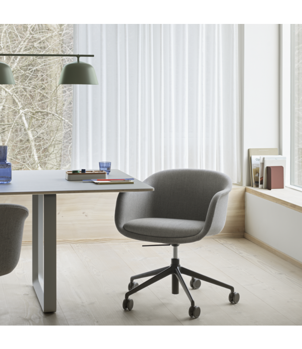 Muuto  Muuto Fiber Conference Armchair Re-wool IO8, swivel base