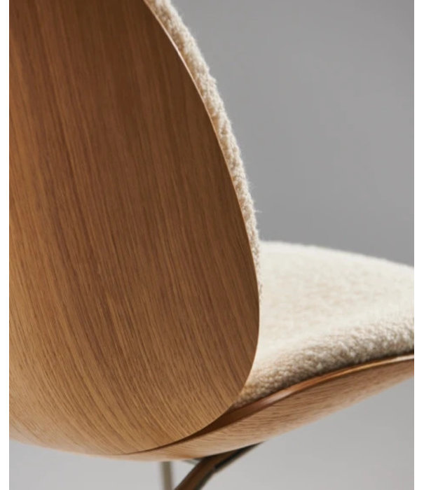 Gubi  Gubi - Beetle chair oak - Camo leather tundra grey 3 - black chromed legs