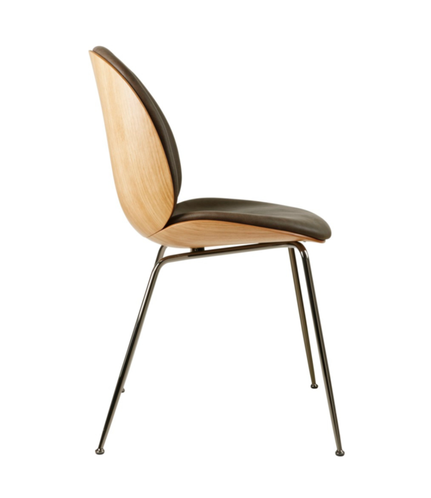 Gubi  Beetle 3D stoel eiken - Camo leder tundra grey 3 - zwart chrome voet
