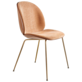 Gubi - Beetle Dining Chair walnut / Belsuede 132, conic base antique brass