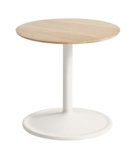 Muuto - Soft Side Table solid oak, off white Ø41 / H40