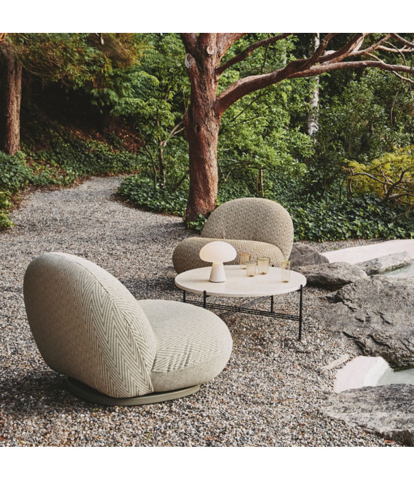 Gubi  Pacha Outdoor Ottoman Lorkey 40, swivel base