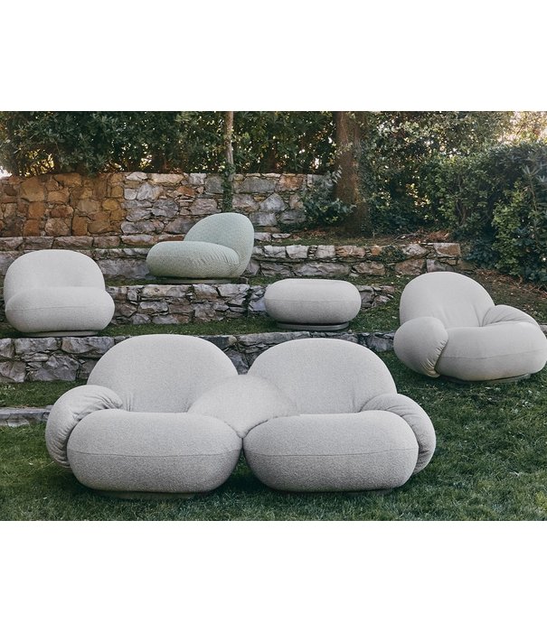 Gubi  Gubi - Pacha outdoor 2 zitter sofa met armleuning Libera 01 Rice