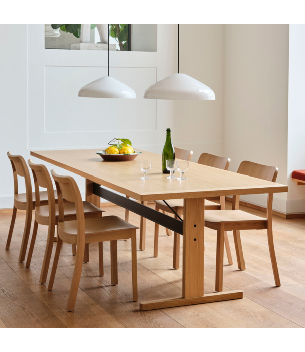 Hay  Passerelle Eettafel gelakt eiken,  ink black dwarsbalk