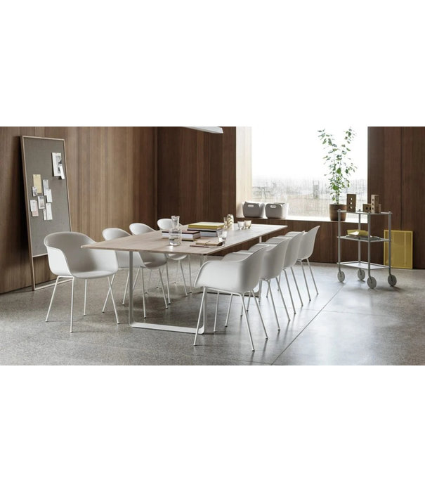 Muuto  Muuto  Fiber Armchair grey, sled base