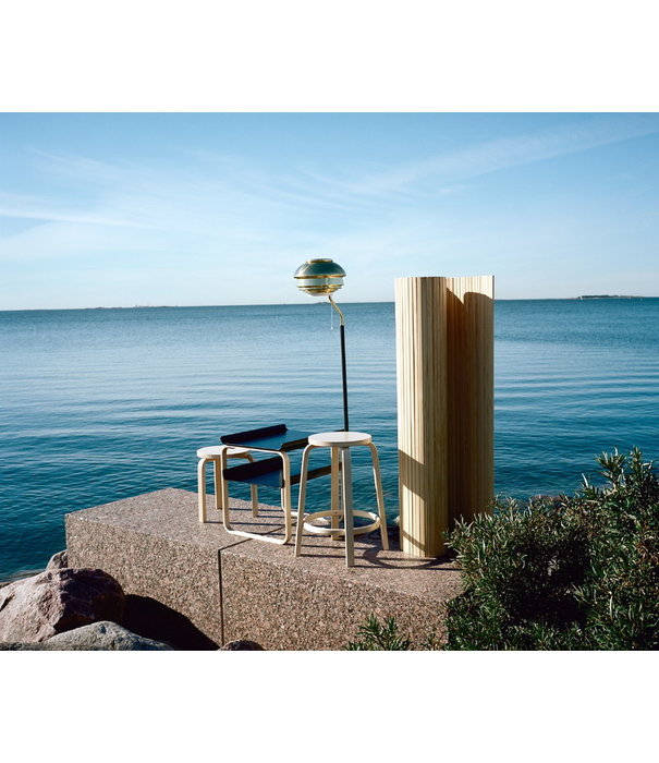 Artek  Artek - 915 side table black / birch