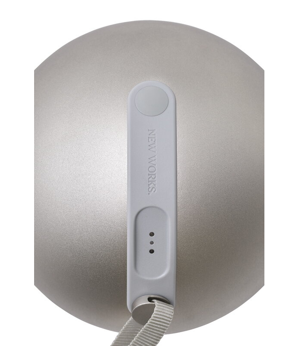 New Works  New Works -Sphere portable IP67 lamp warm grijs
