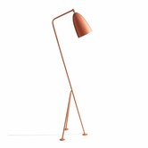 Gubi -   Grasshopper floor lamp - aluminium  vintage red