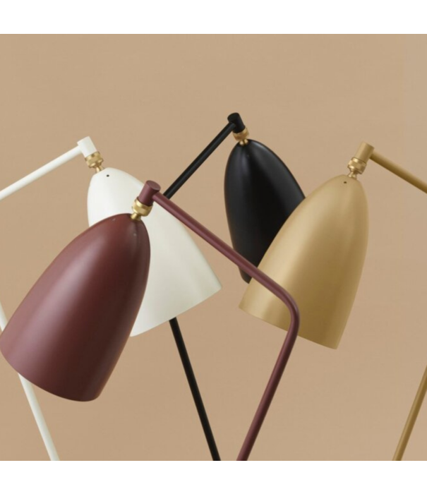 Gubi  Gubi -   Grasshopper floor lamp - aluminium  olive brown