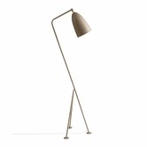 Gubi -   Grasshopper floor lamp warm grey