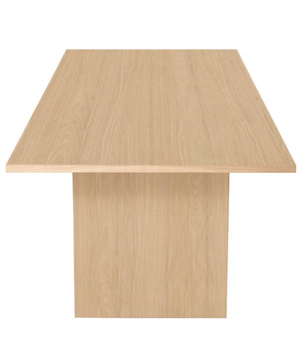 Gubi  Gubi - Private eettafel licht eiken L260 cm.