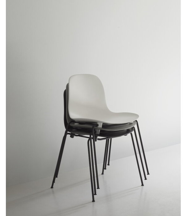 Normann Copenhagen  Normann Copenhagen - Form stoel stacking - zwart frame