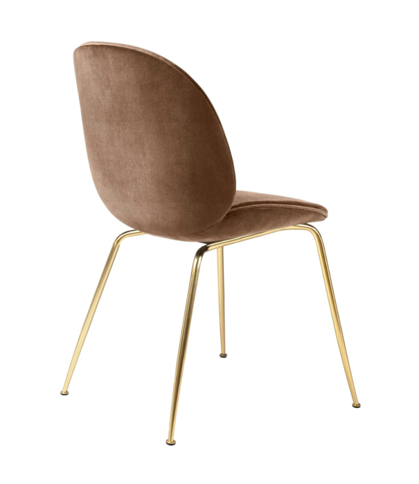 Gubi  Gubi Beetle Eetkamerstoel Eros beige velvet, voet messing
