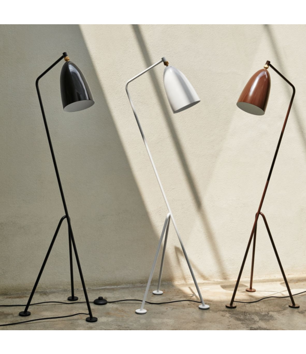 Gubi  Gubi - Gräshoppa floor lamp glossy walnut brown