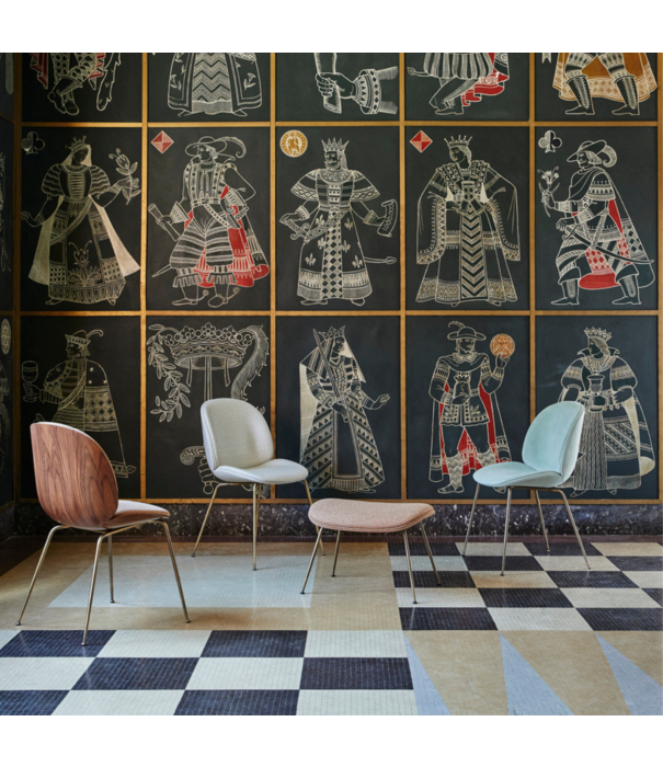 Gubi  Gubi Beetle Eetkamerstoel Belsuede grey, voet zwart