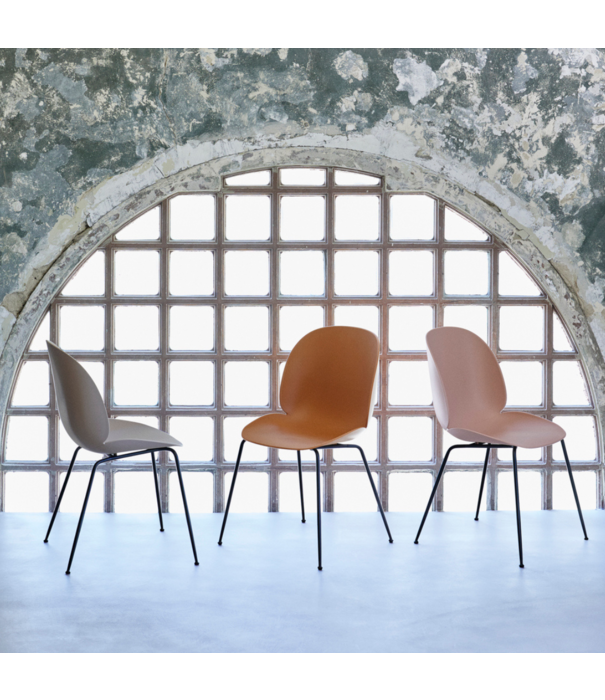 Gubi  Gubi - Beetle dining chair - conic base black