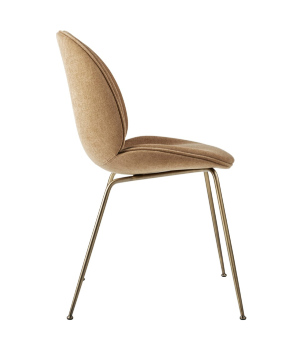 Gubi  Gubi - Beetle chair upholstered Belsuede 003  - conic base antique brass