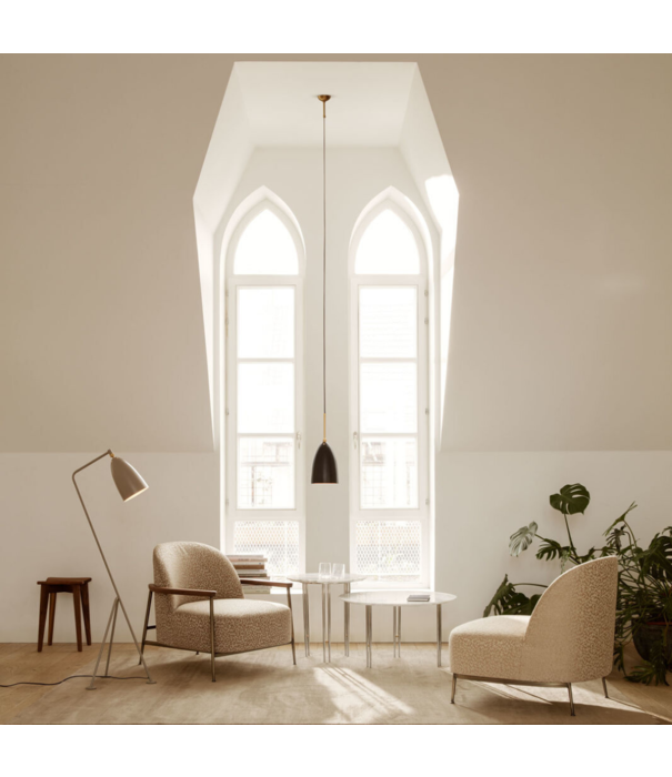 Gubi  Gubi - Sejour lounge armchair - Artimidor 001 cream