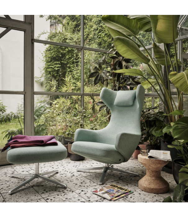 Vitra  Grand Repos Lounge Stoel + Ottoman, Cosy reed green