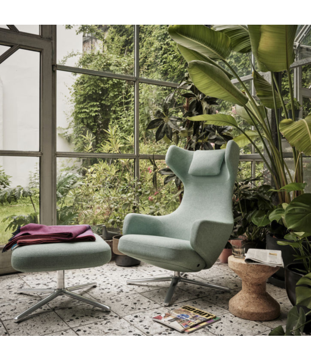 Vitra  Vitra - Grand Repos lounge chair with ottoman - Premium leather Smoke Blue