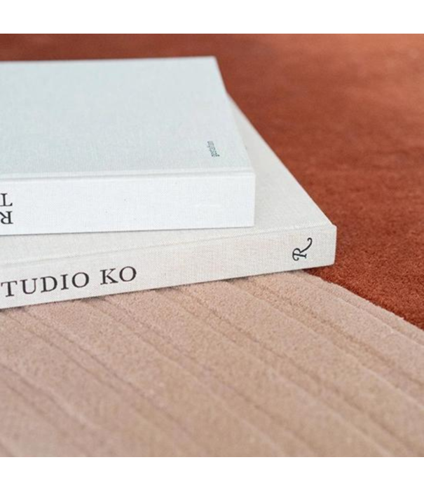 Layered  Layered Follow The Trace Rug