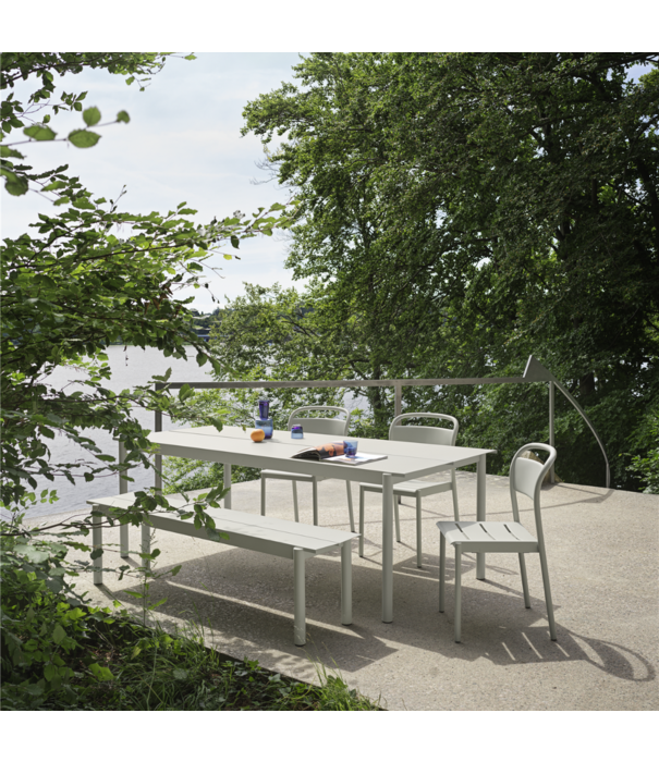 Muuto  Muuto Outdoor - Linear Steel Side Stoel Grijs