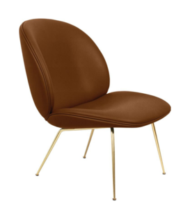 Gubi - Beetle lounge stoel cognac leer - conic voet messing