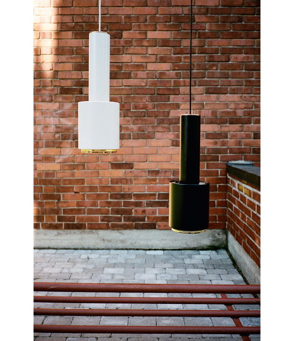 Artek  Artek - A110 Pendant "Hand Grenade" white/ brass