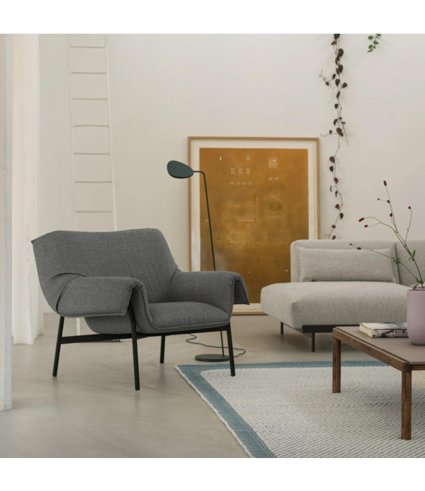 Muuto  Muuto - Wrap lounge chair - fabric Sabi 151 / base black