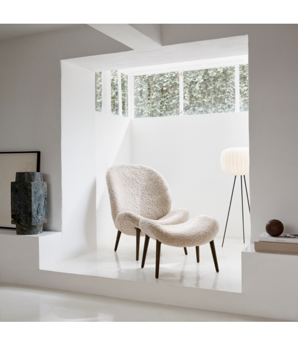 Vipp  Vipp - 466 Lodge lounge chair Dark Oak, Skandilock Curly 09  off white