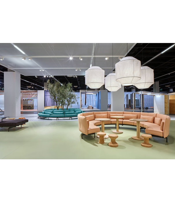 Vitra  Vitra - Soft Work Bank 4 zitter met een tafelmodule