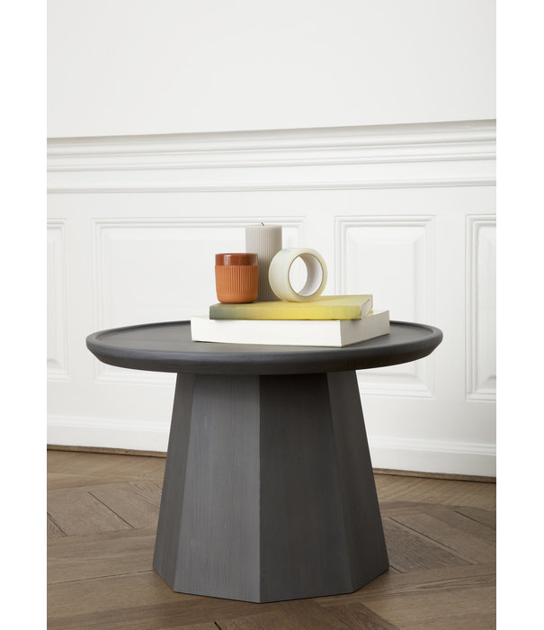 Normann Copenhagen  Normann Copenhagen - Pine small bijzettafel rose Ø45