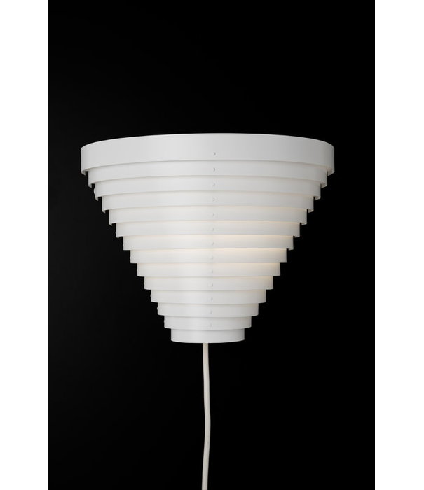 Artek  Artek - wall lamp A910 - shade white lacquered