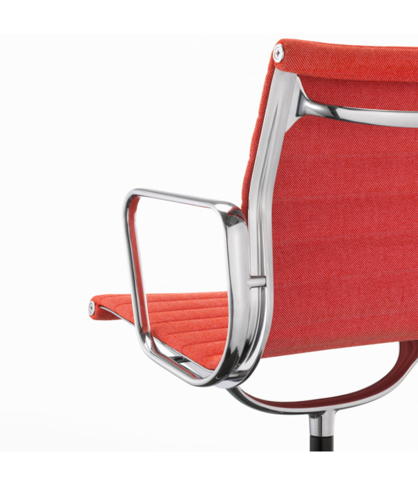 Vitra  Vitra  Aluminium Chairs EA 104 Eetkamerstoel Hopsak, draaibaar