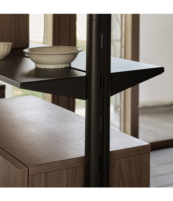 String  Furniture String - Pira G2 Shelf zwart, vloer/plafond gemonteerd