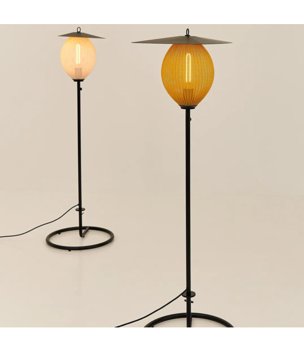 Gubi  Gubi - Satellite Outdoor vloerlamp mustard gold