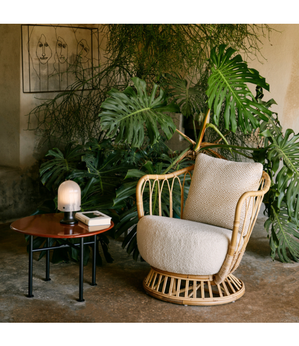 Gubi  Gubi Carmel Salontafel Rock Red 60 x 60