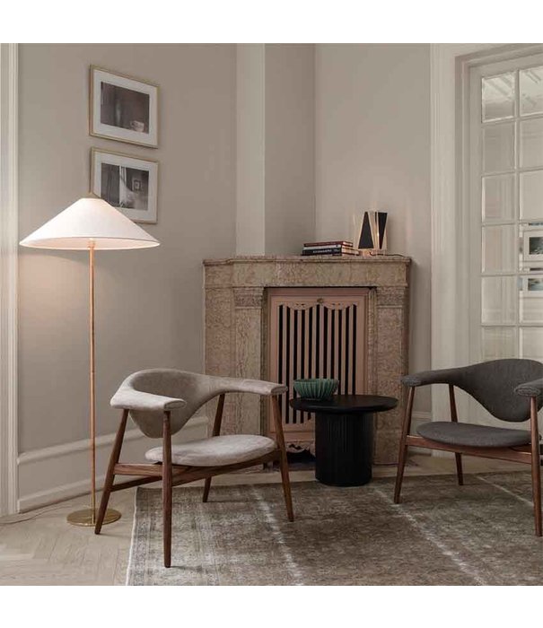 Gubi  Masculo Lounge Stoel Eero Special FR106,  walnoot onderstel